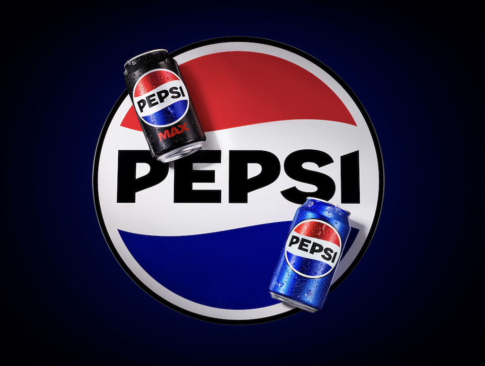 Pepsi and Pepsi MAX can on top of the Pepsi logo